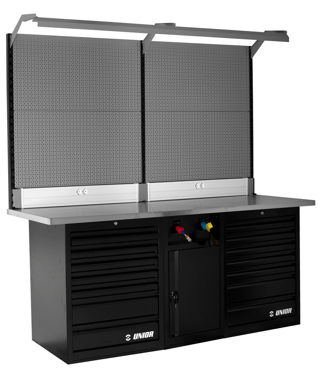 Tech-Werkbank, volle Front mit Rückwand und Licht