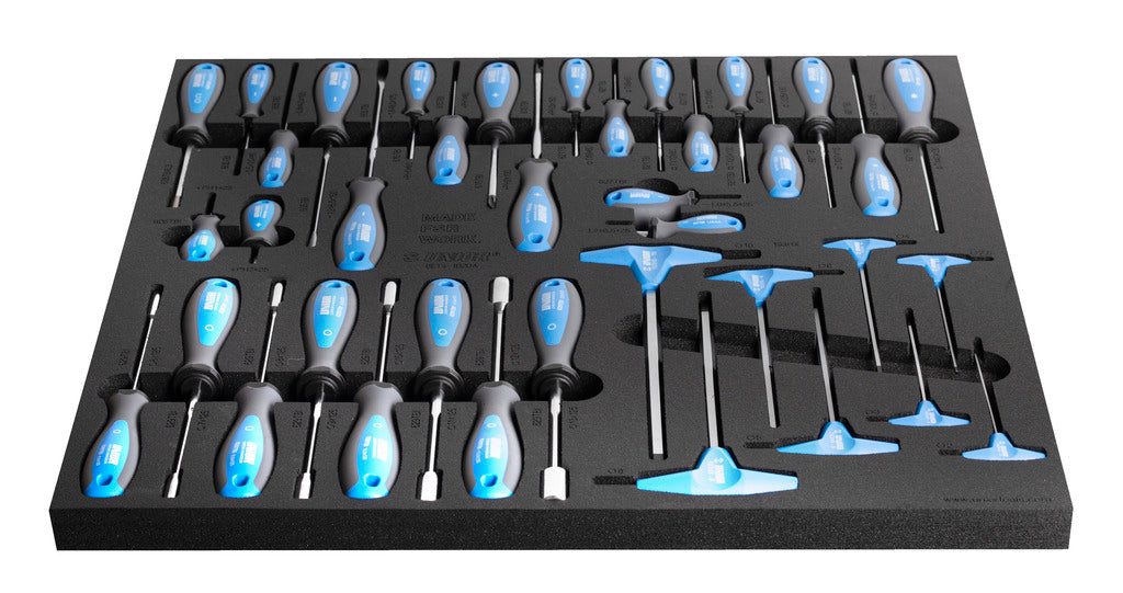 Werkzeugsatz in Fach 4 für 1020A